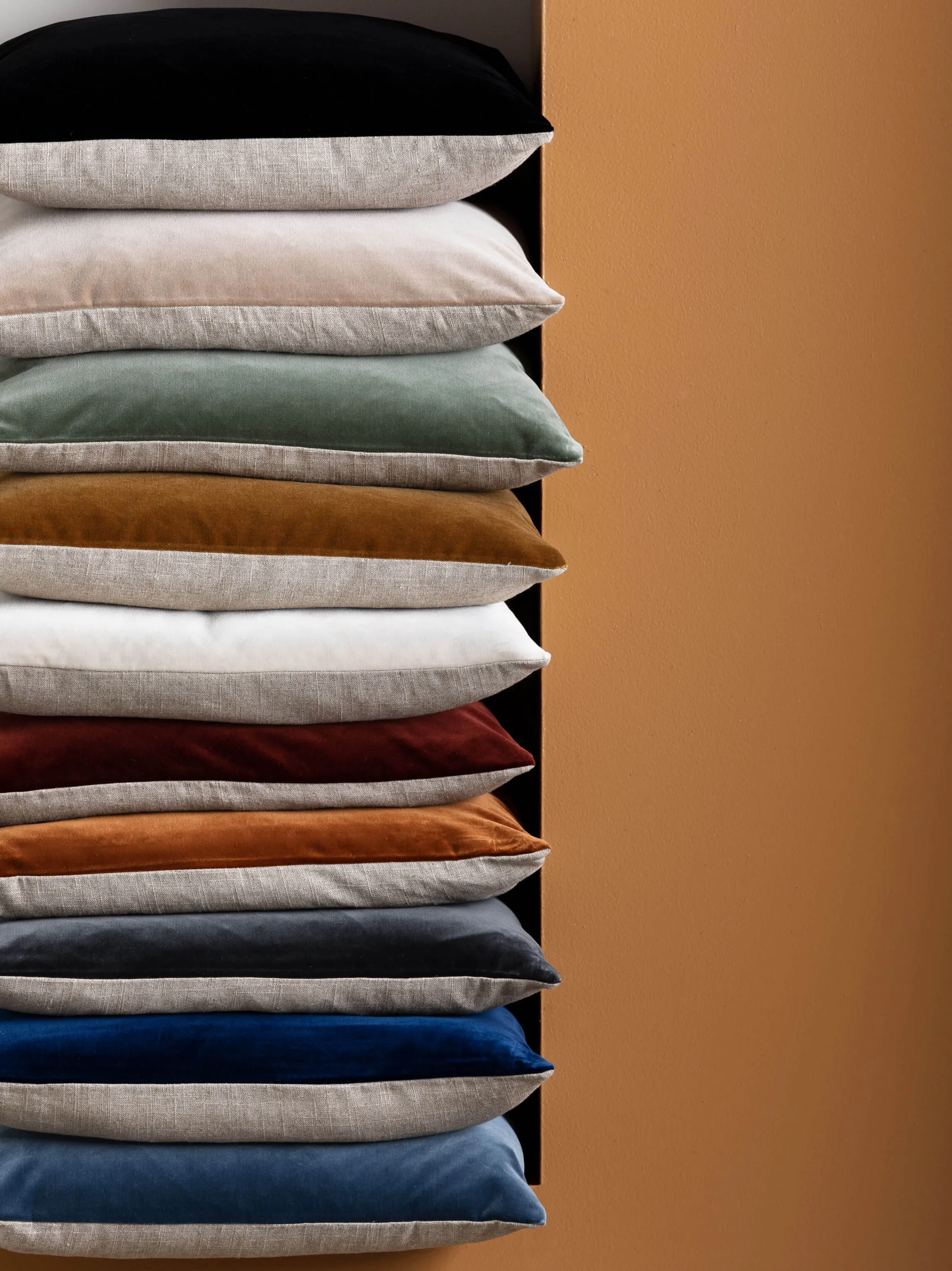 etro_graphite_velvet_cushion_6.webp L&M Home Etro Graphite Velvet Cushion Outlet