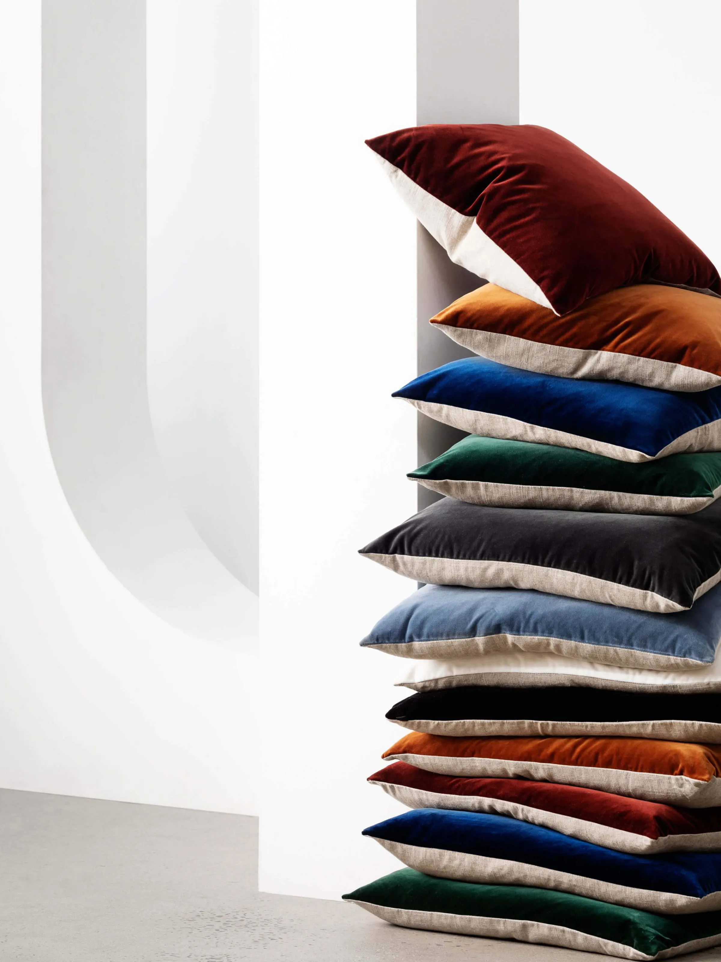 etro_graphite_velvet_cushion_7.webp L&M Home Etro Graphite Velvet Cushion Outlet